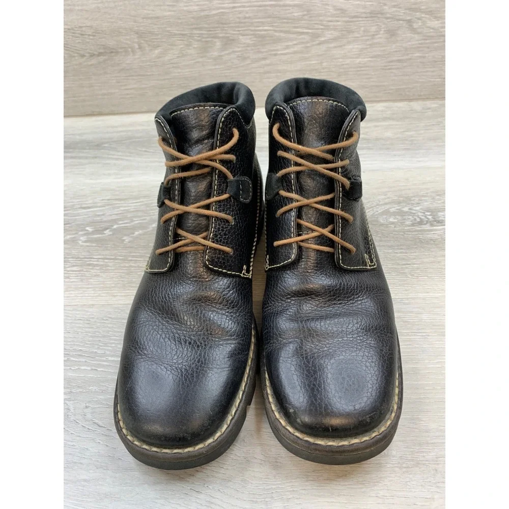 Cole Haan Country Women's Black Pebbled Leather Waterproof Lug Sole Boots 8.5 B